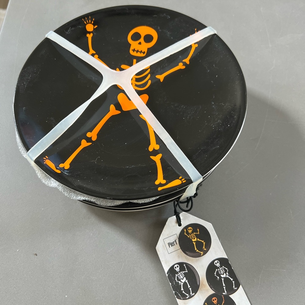 Pier-1 set of 4 Halloween Skeleton appetizer plates